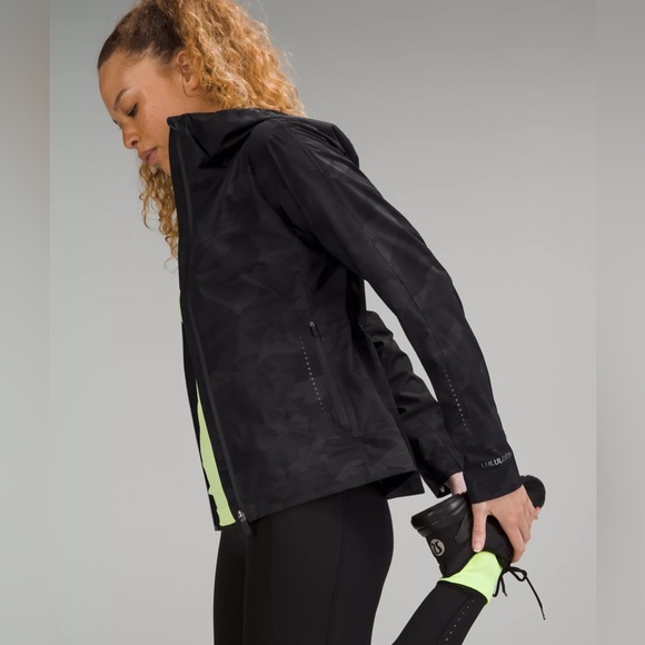 lululemon athletica Jackets & Blazers - Lululemon break a trail waterproof rain jacket